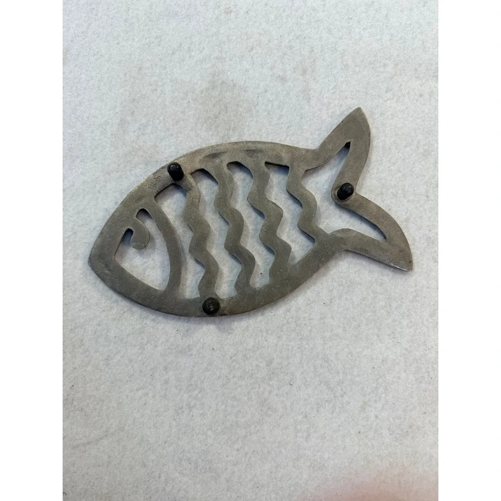 Silver Cast Metal Fish Trivet Nautical Coastal Kitchen Decor 8.5 Inch